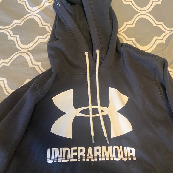Black under armour hoodie. Size medium. Only worn a couple of times. - Picture 2 of 3